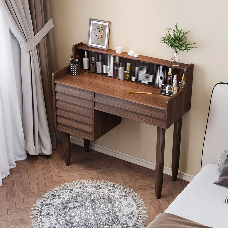 Beauty Makeup Outlet - Table de déstockage avec prises électriques